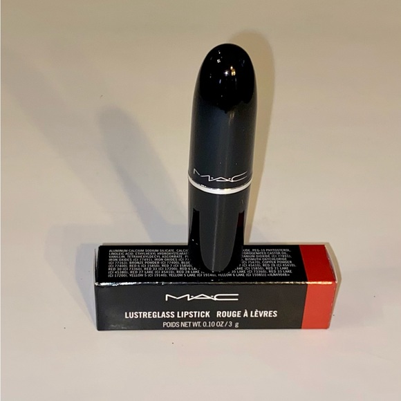 MAC Cosmetics Lustreglass Lipstick “Local Celeb” 551 - Full Size New in Box - Picture 2 of 7